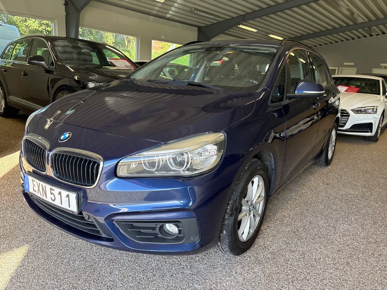 Vehicle image 6
