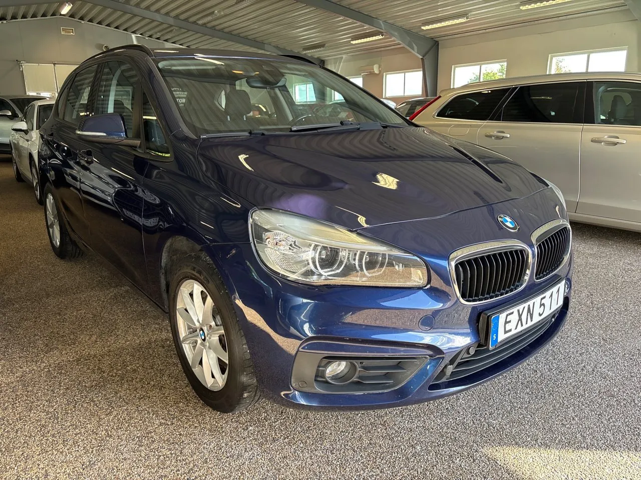 Vehicle image 7