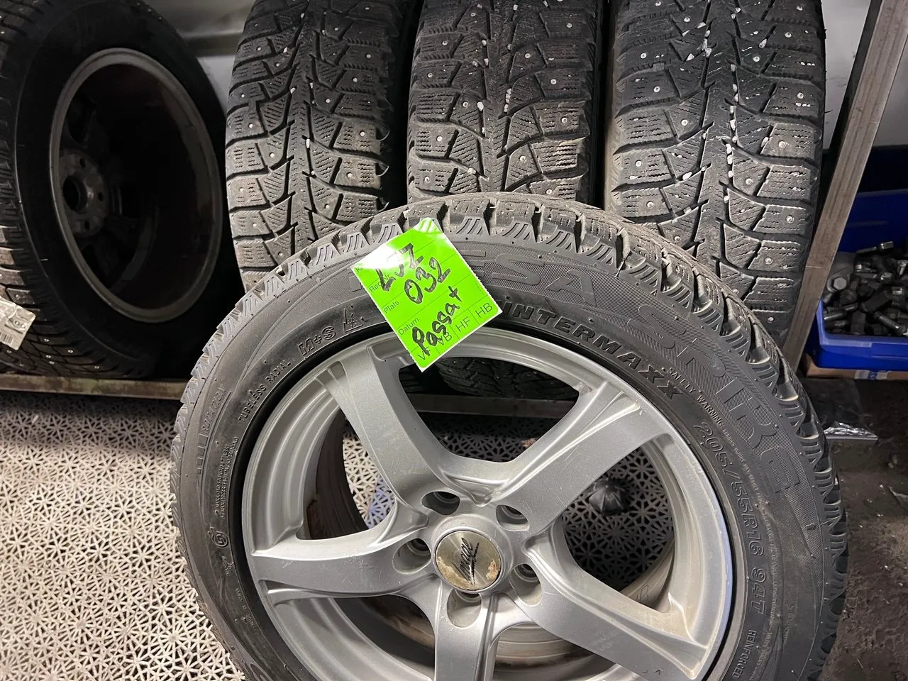 Vehicle image 21