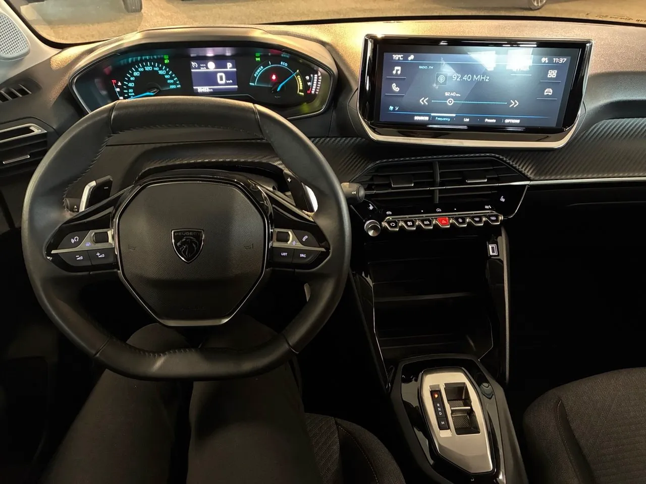 Vehicle image 14