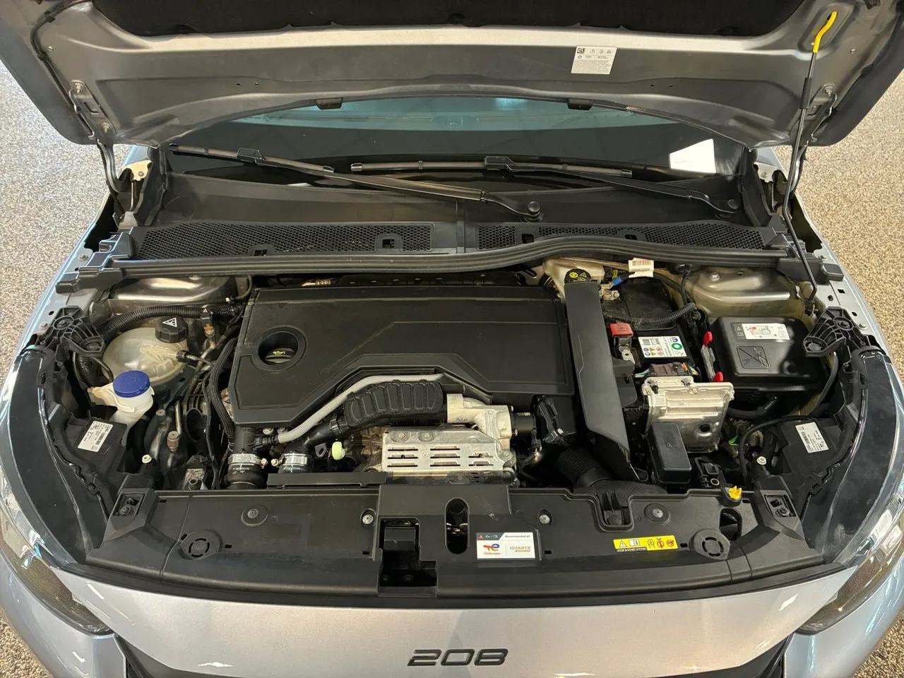 Vehicle image 18