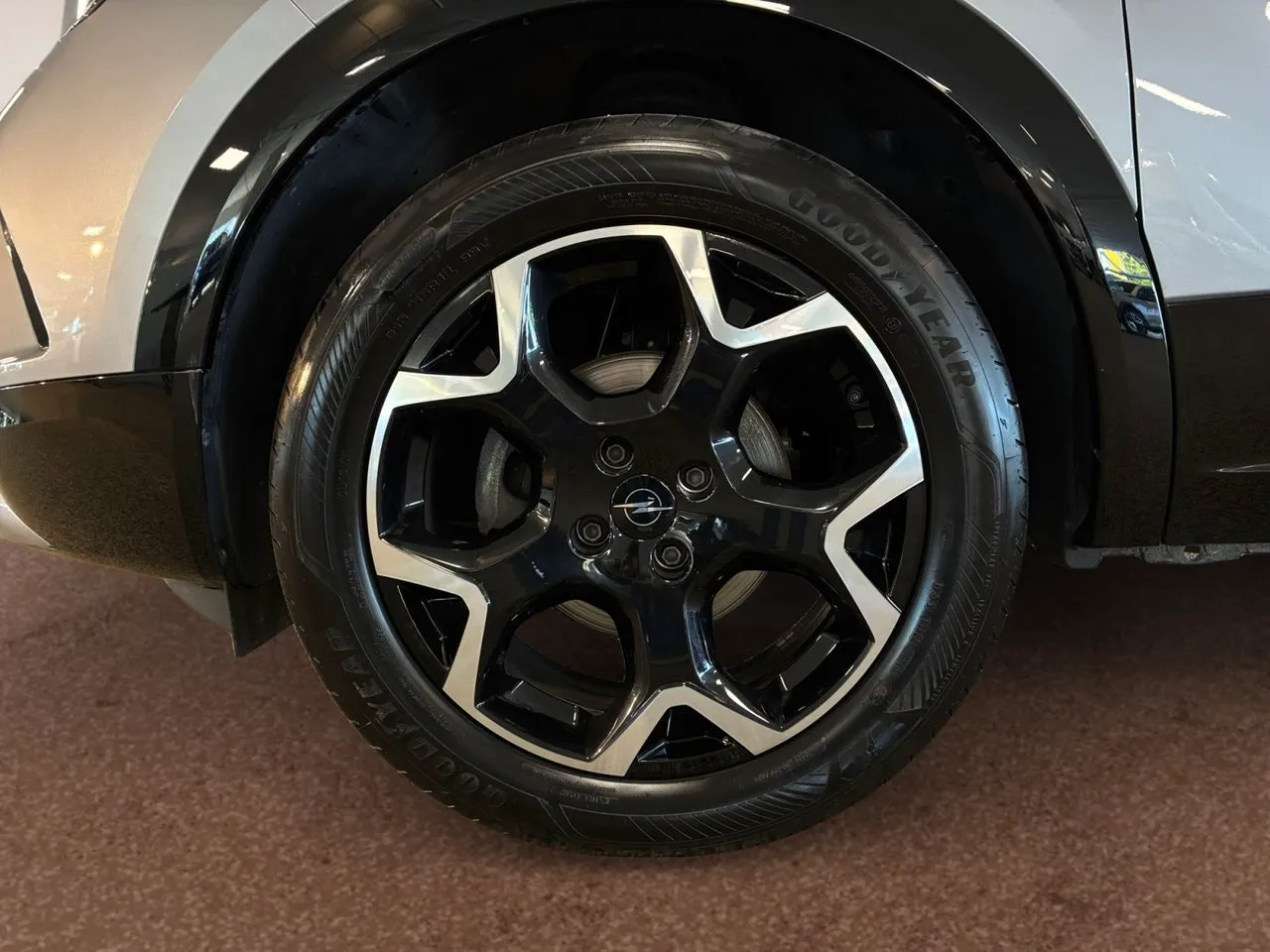 Vehicle image 8
