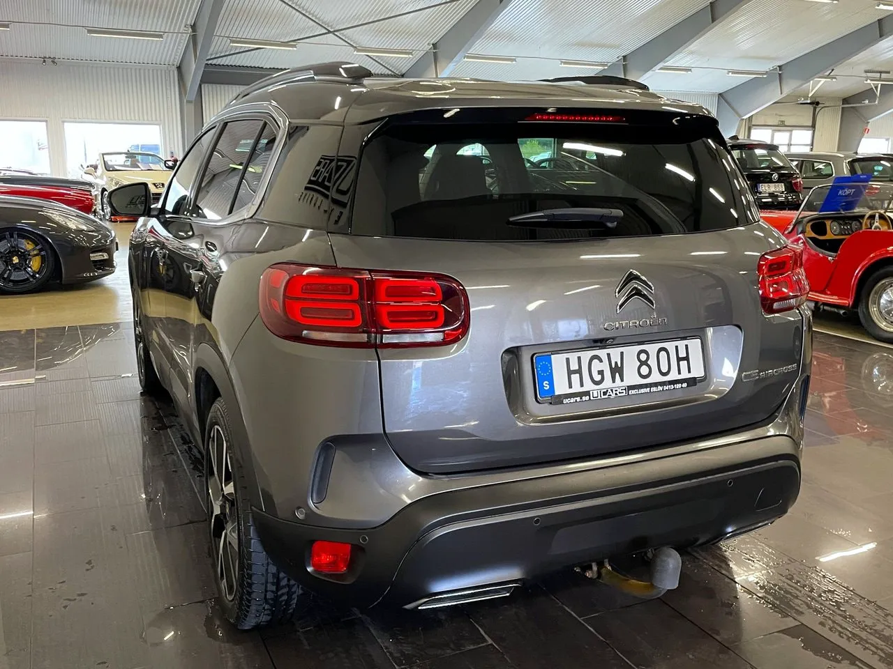 Vehicle image 5