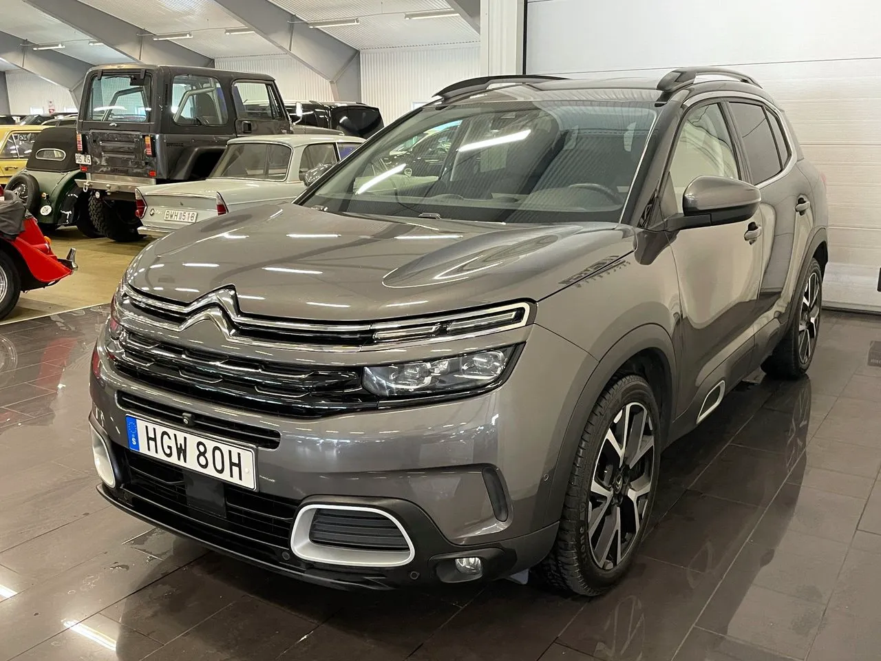 Vehicle image 6