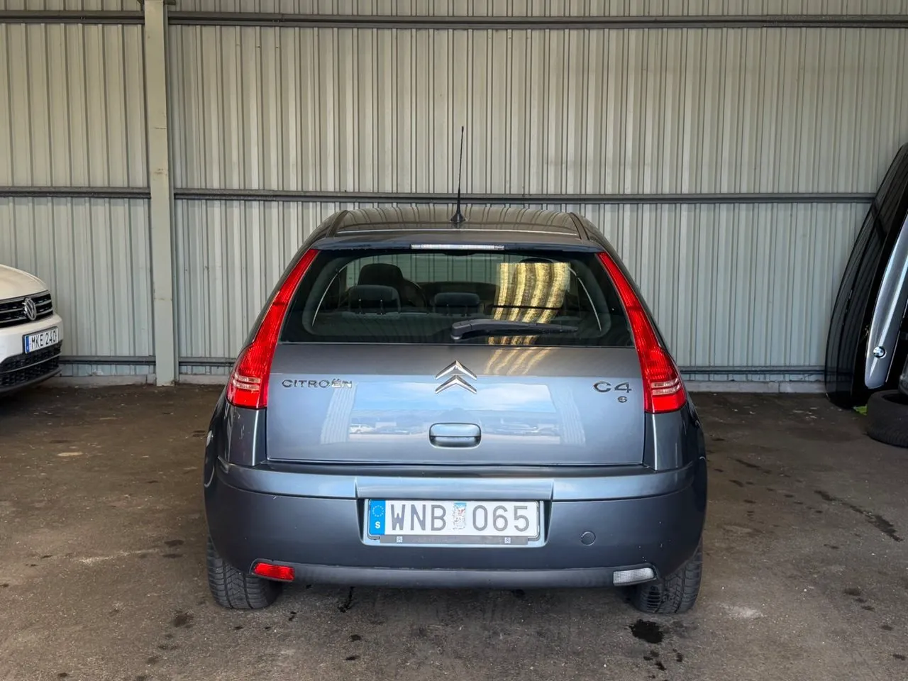 Vehicle image 6