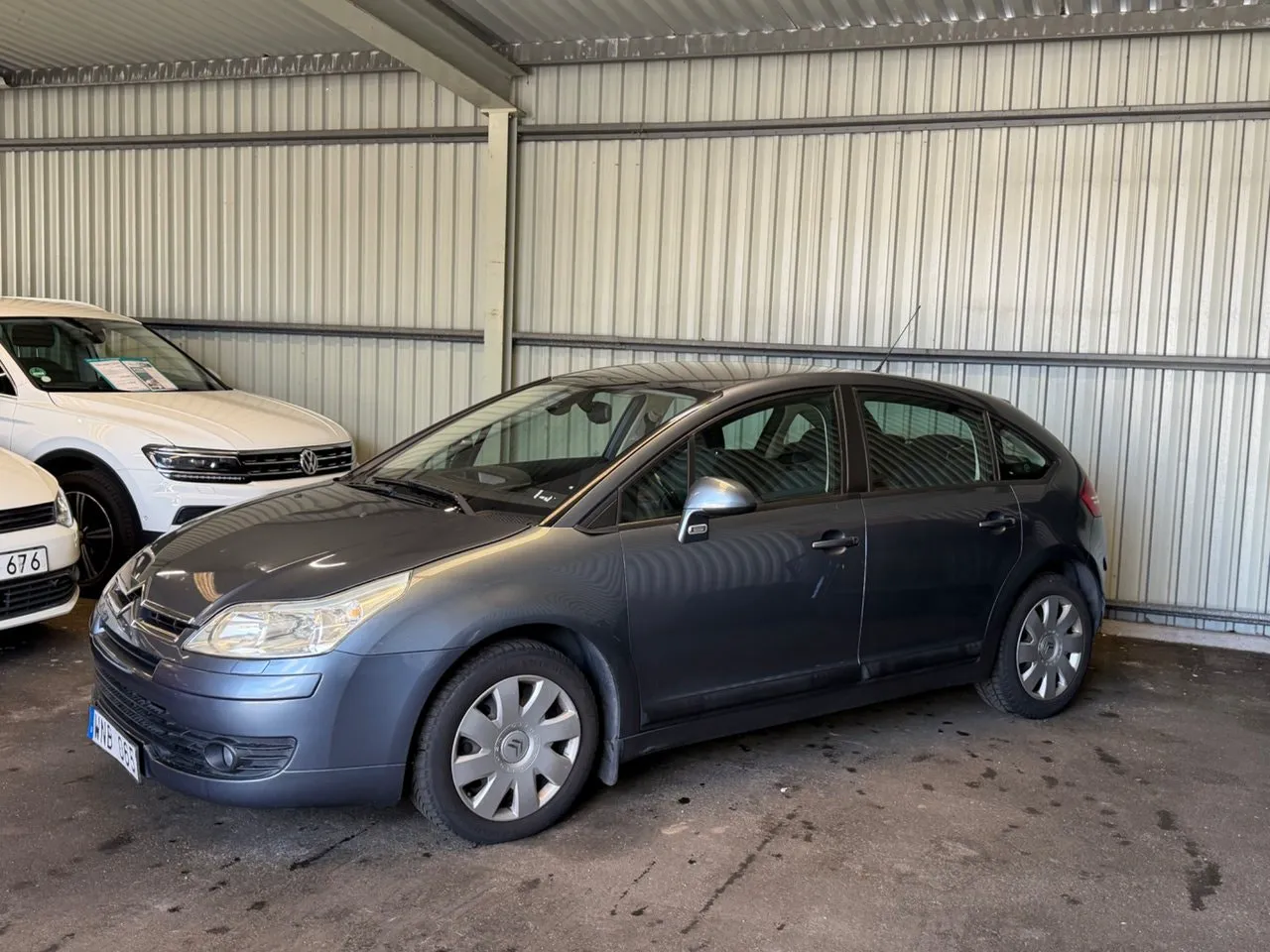 Vehicle image 7