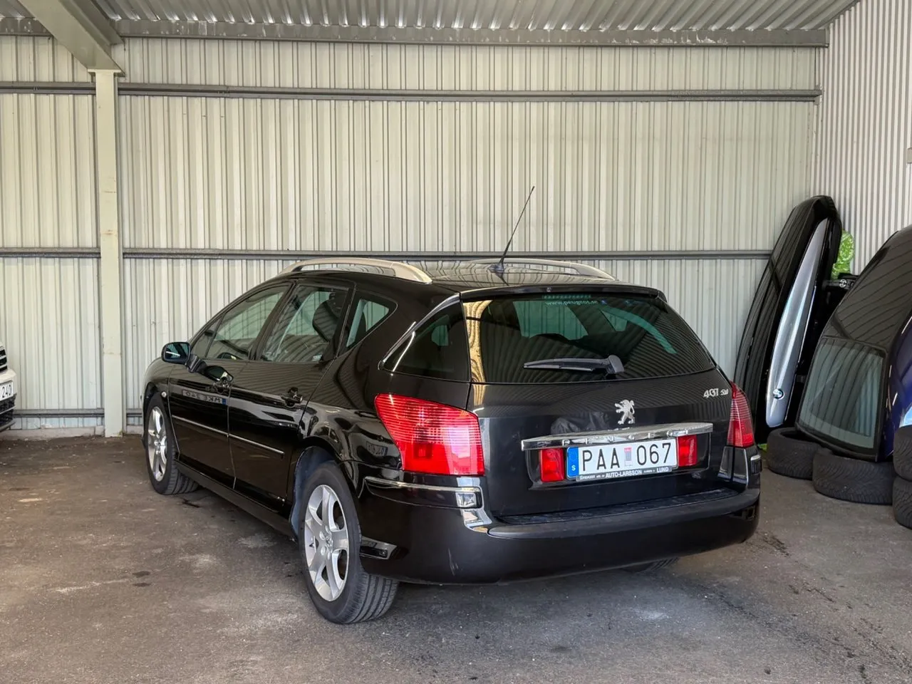 Vehicle image 7