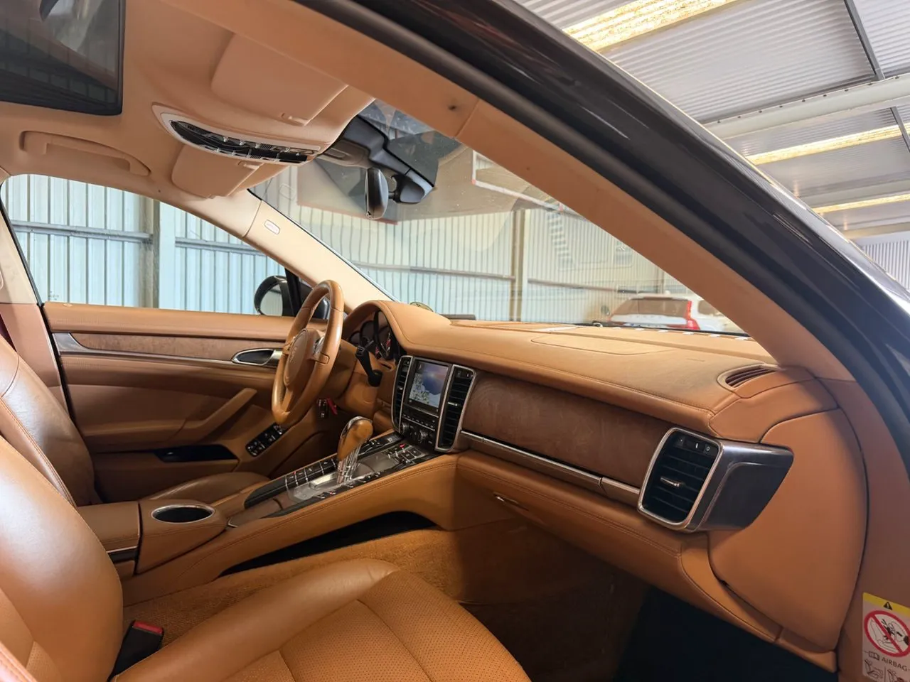 Vehicle image 14