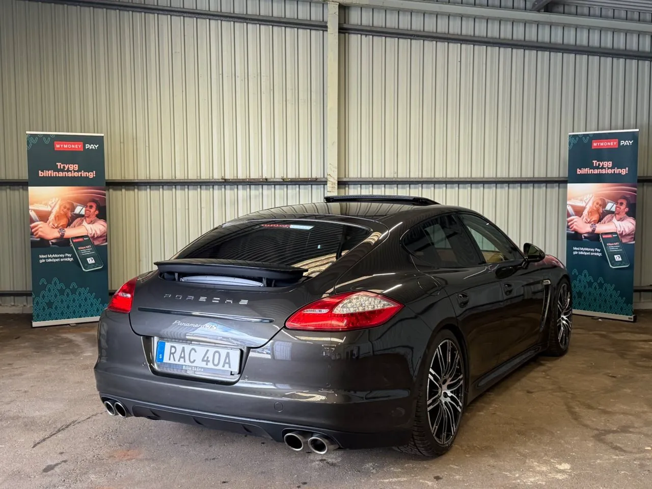 Vehicle image 7