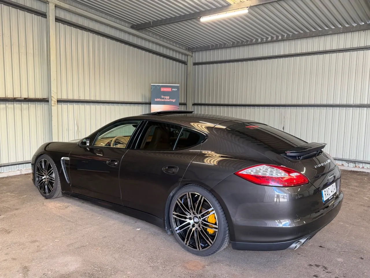 Vehicle image 11