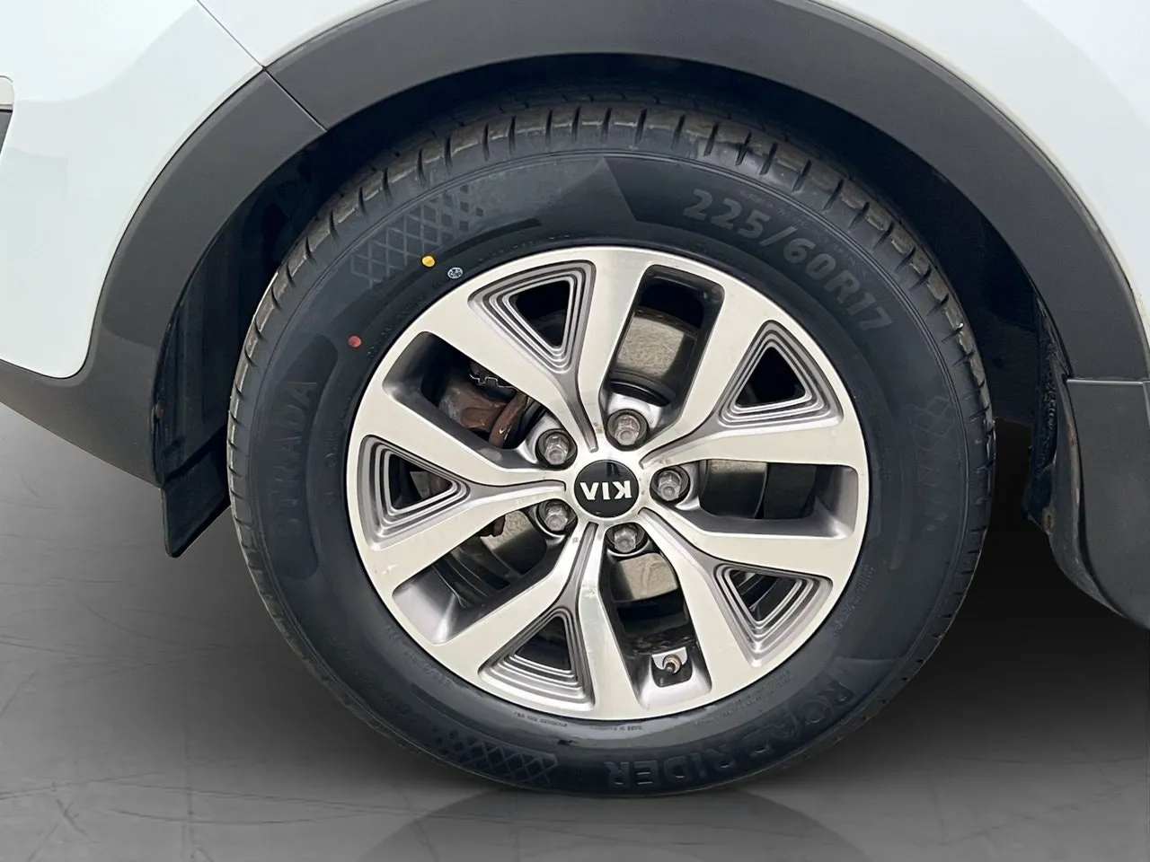 Vehicle image 25
