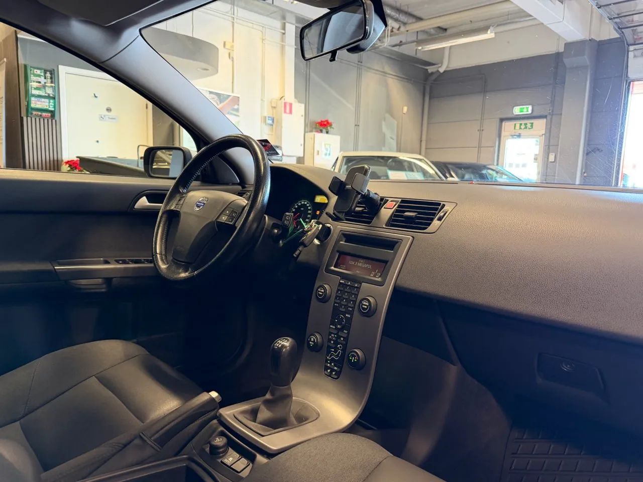 Vehicle image 17