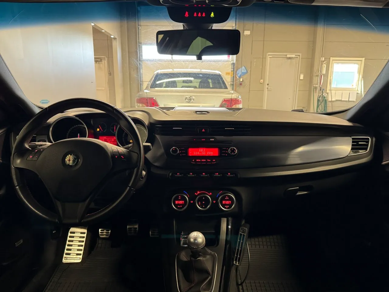 Vehicle image 6