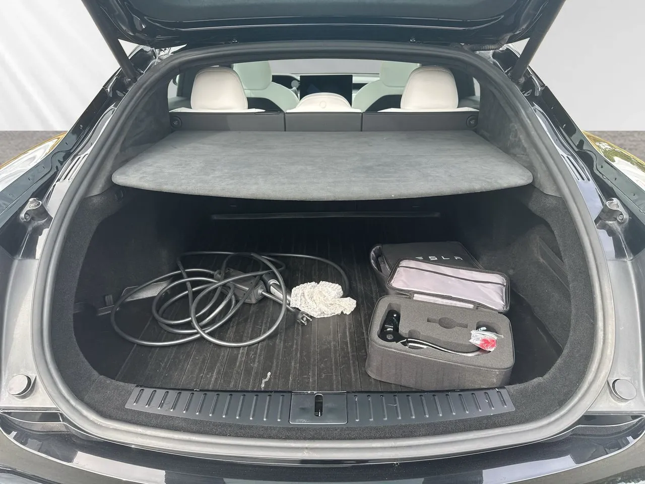 Vehicle image 28