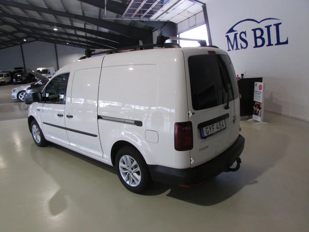 Vehicle image 6