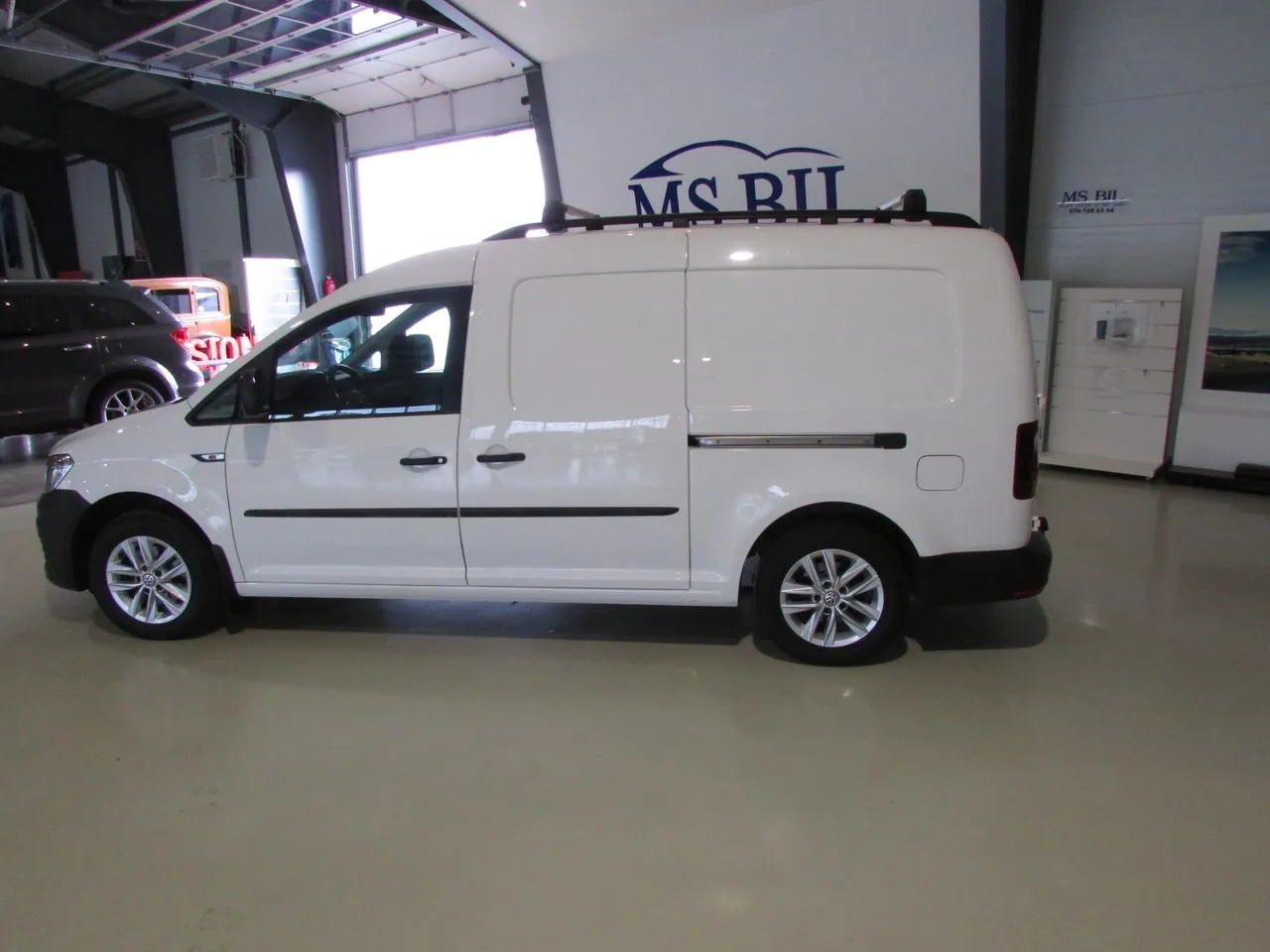 Vehicle image 7