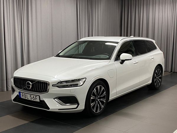 Volvo V60 Recharge T6 AWD Core Edition Drag - 2023