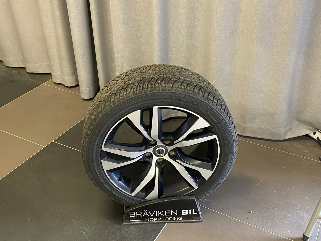 Vehicle image 22