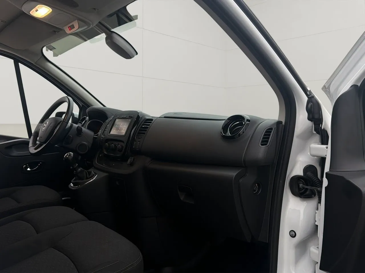 Vehicle image 28