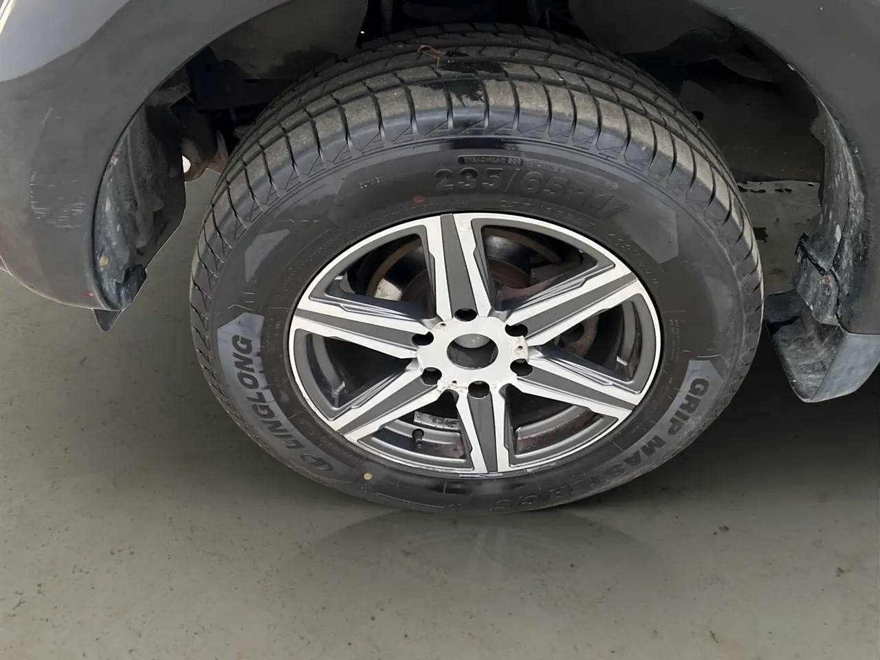 Vehicle image 30
