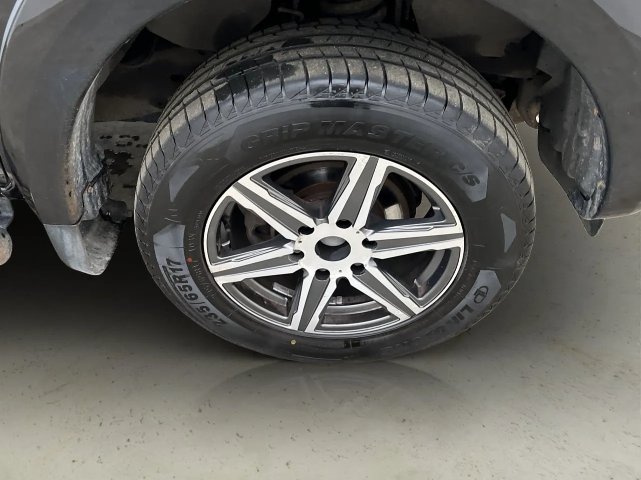 Vehicle image 33