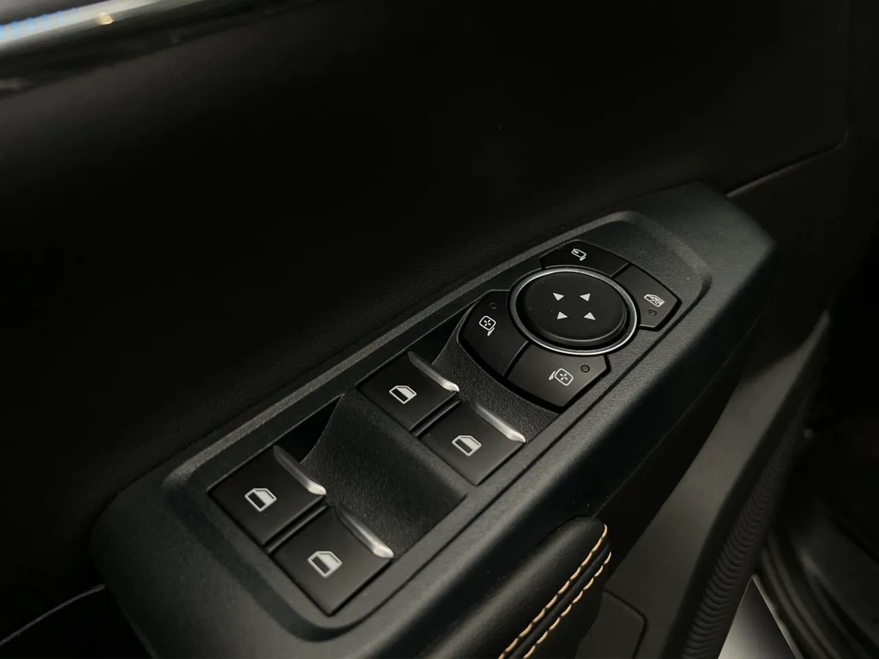 Vehicle image 24