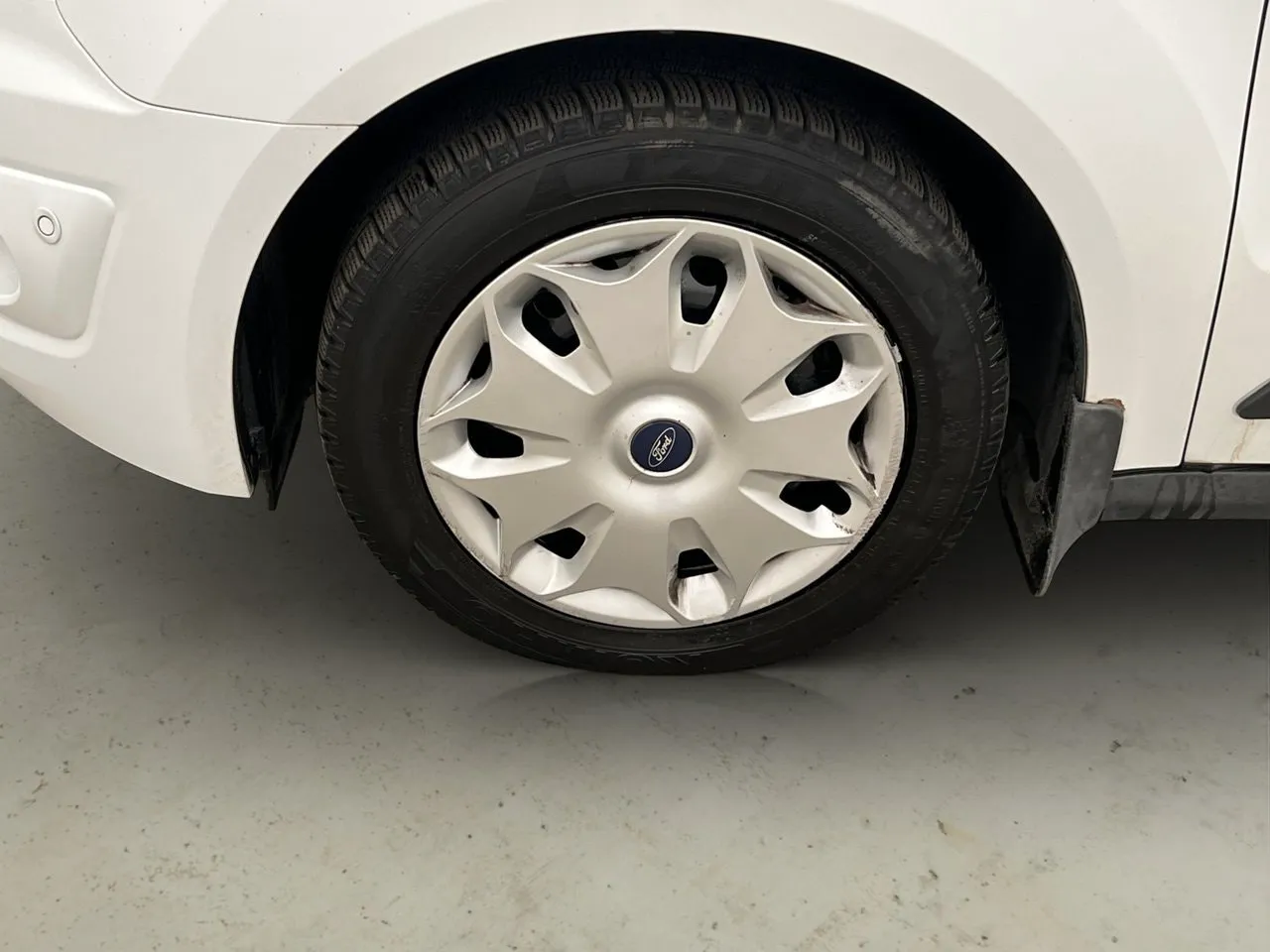 Vehicle image 25