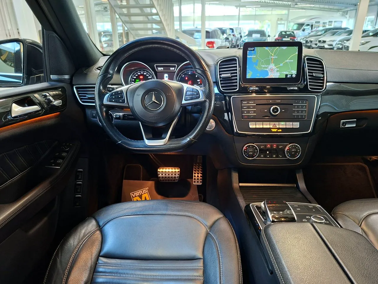 Vehicle image 13