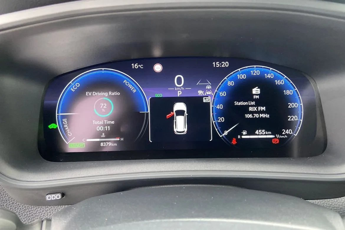 Vehicle image 15
