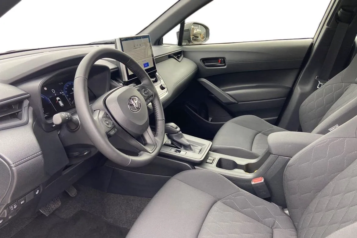 Vehicle image 13