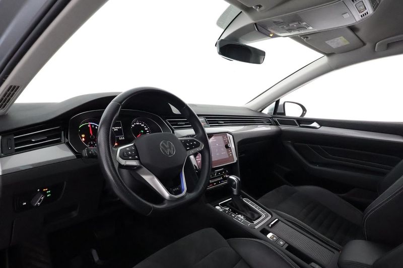 Volkswagen Passat bild 11