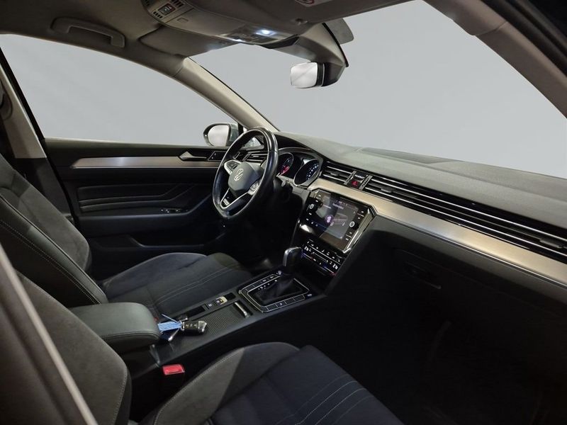 Volkswagen Passat bild 6