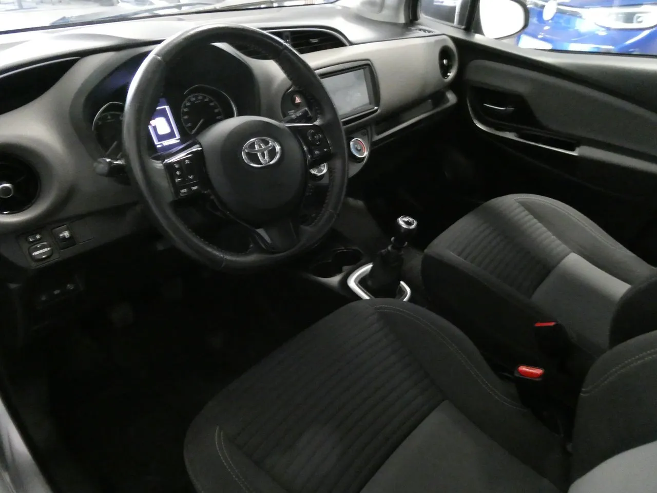 Vehicle image 11