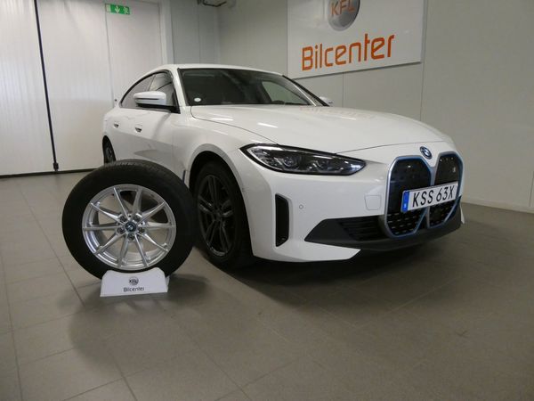 BMW i4 eDrive40 Gran Coupé 83.9 kWh Kamera-Navi-BLIS-Drag-SoV - 2024