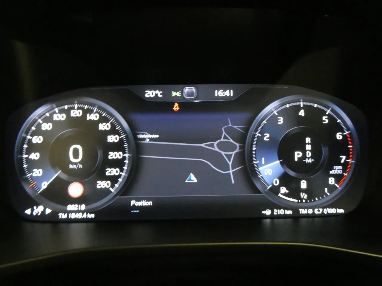 Vehicle image 16