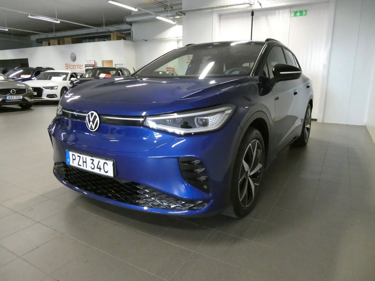 Vehicle image 8