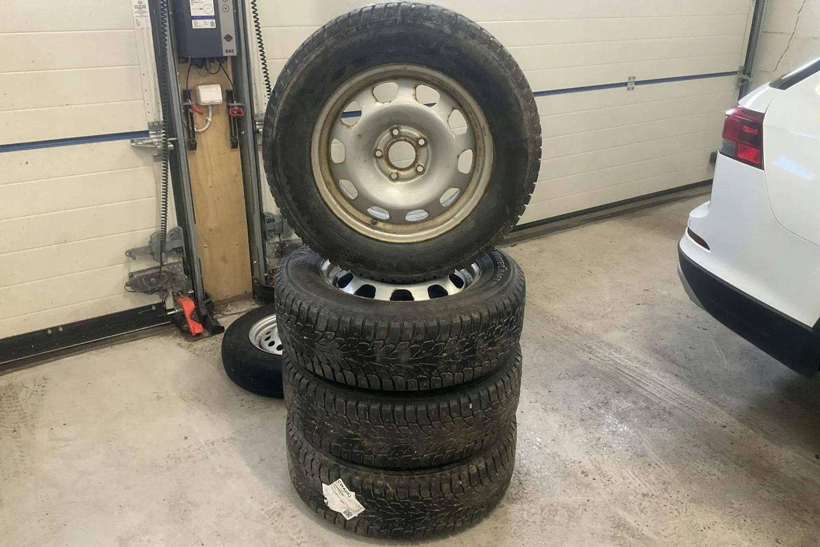 Vehicle image 17