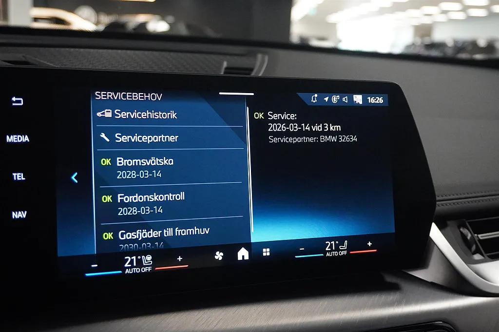 Vehicle image 16
