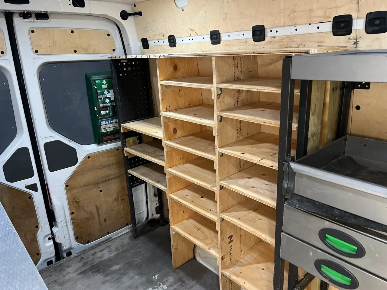 Vehicle image 19