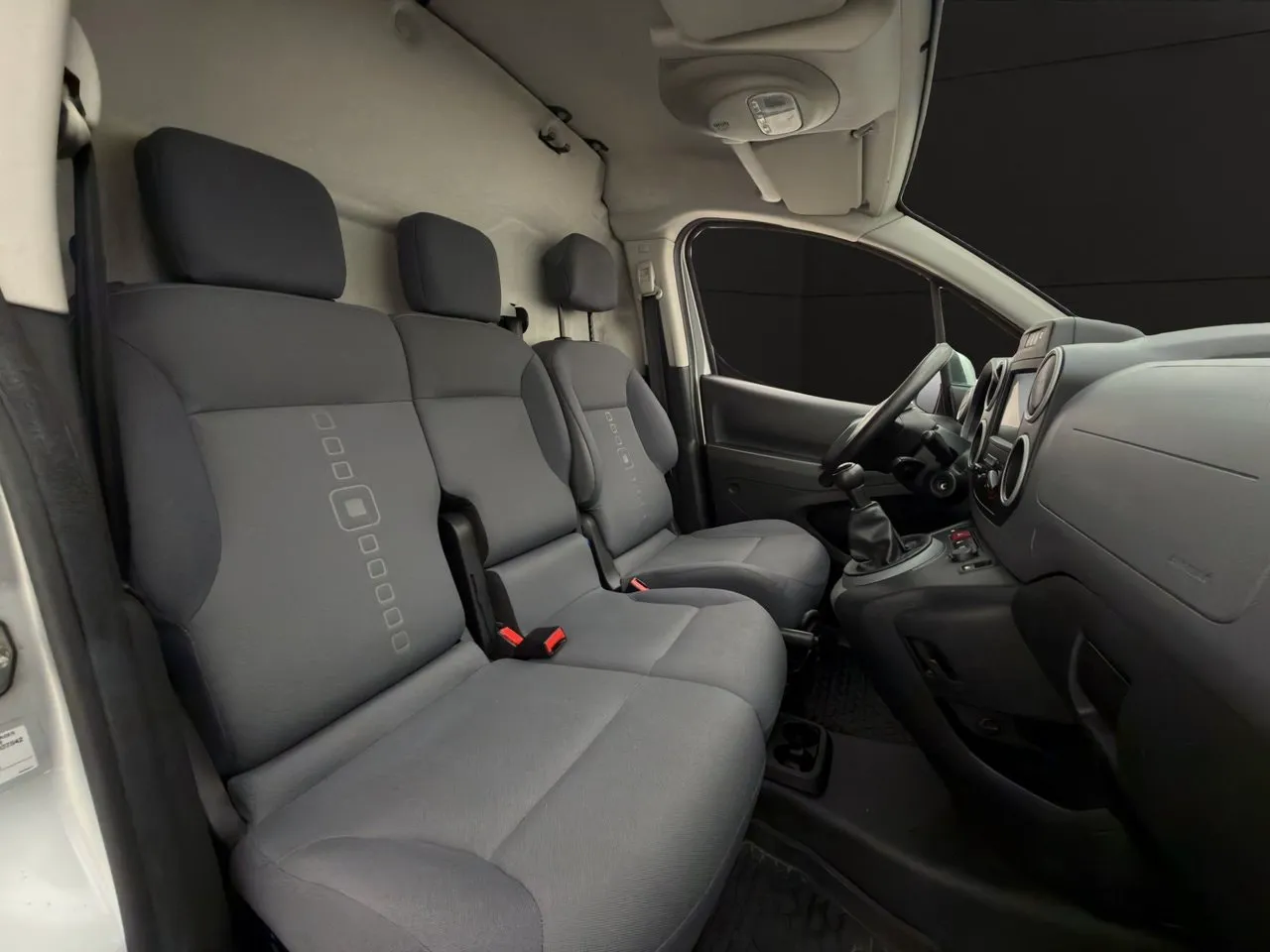 Vehicle image 21
