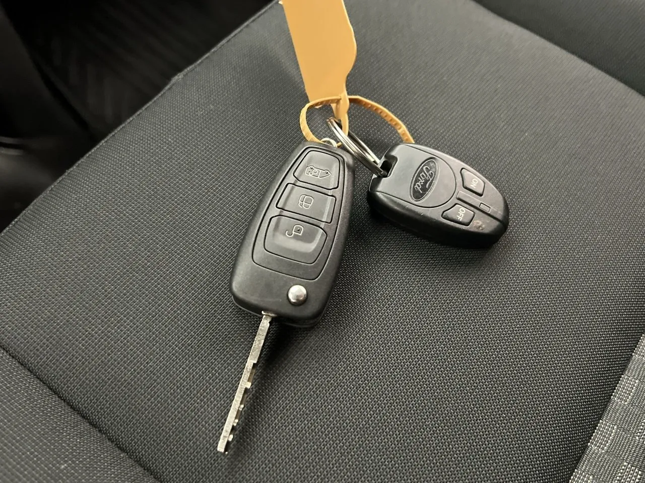 Vehicle image 27