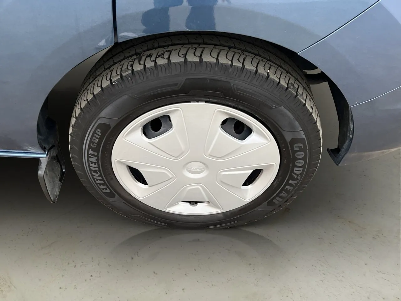 Vehicle image 33