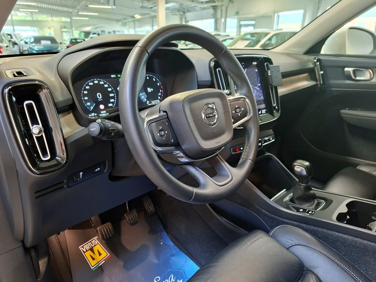 Vehicle image 18