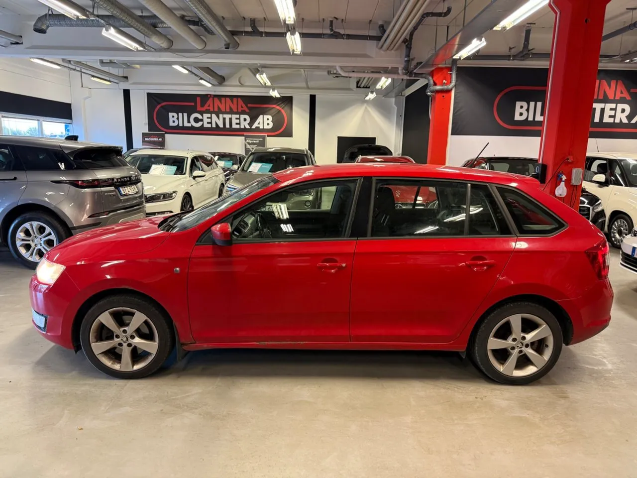 Vehicle image 9