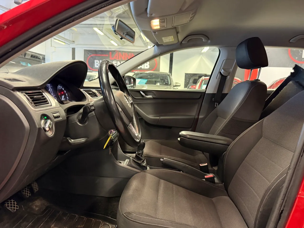 Vehicle image 12