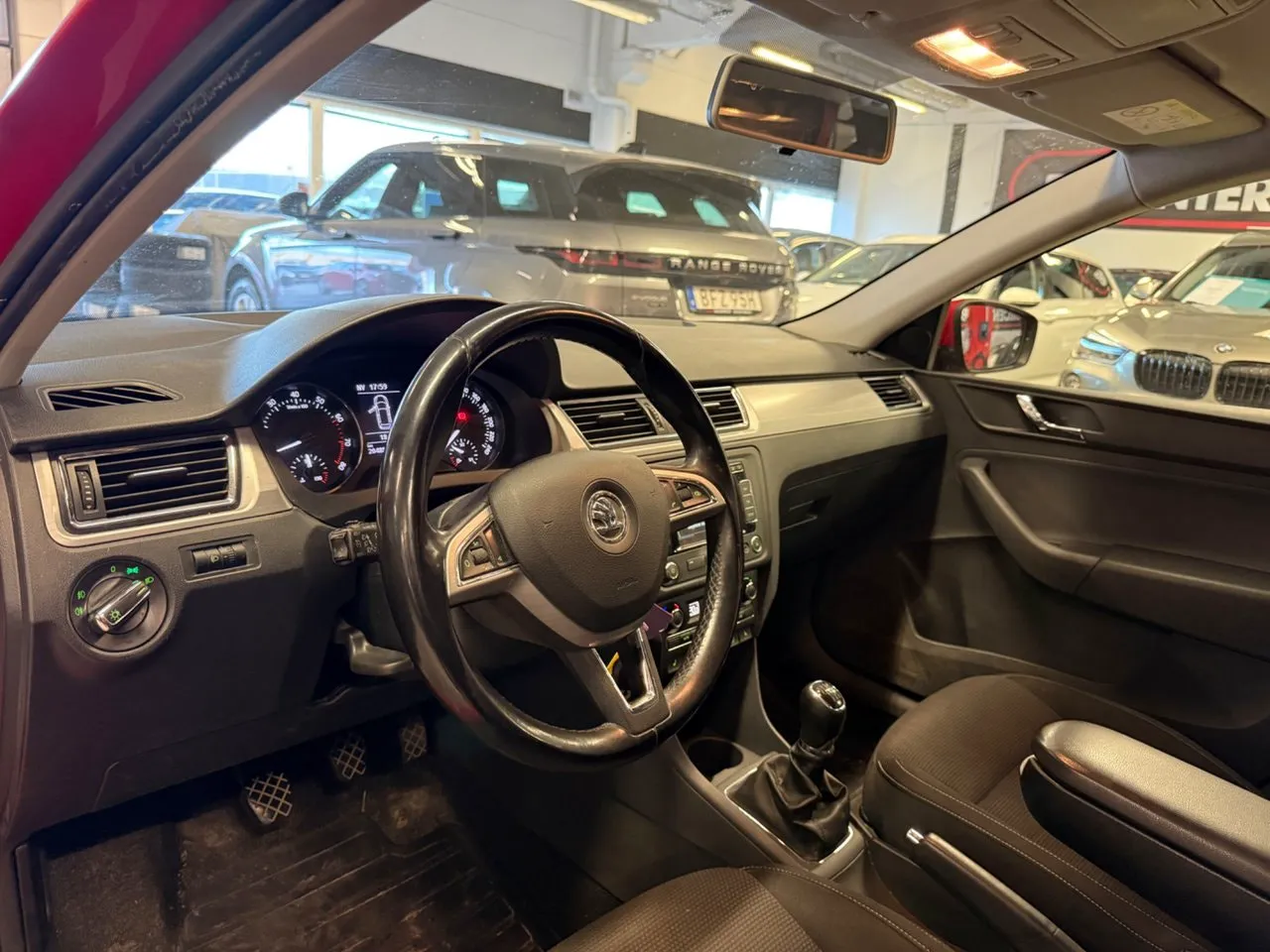Vehicle image 8