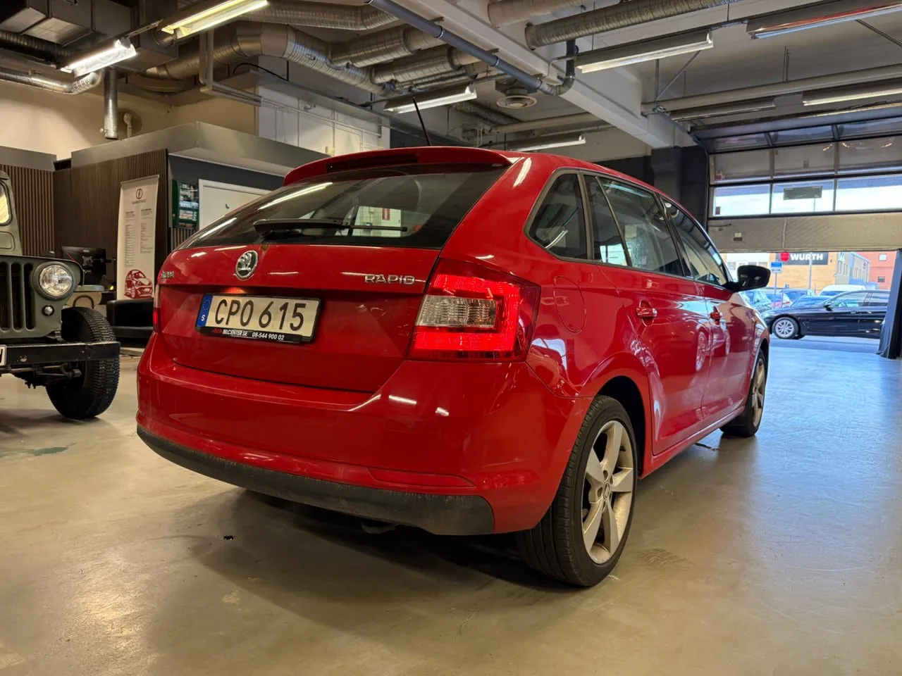 Vehicle image 6