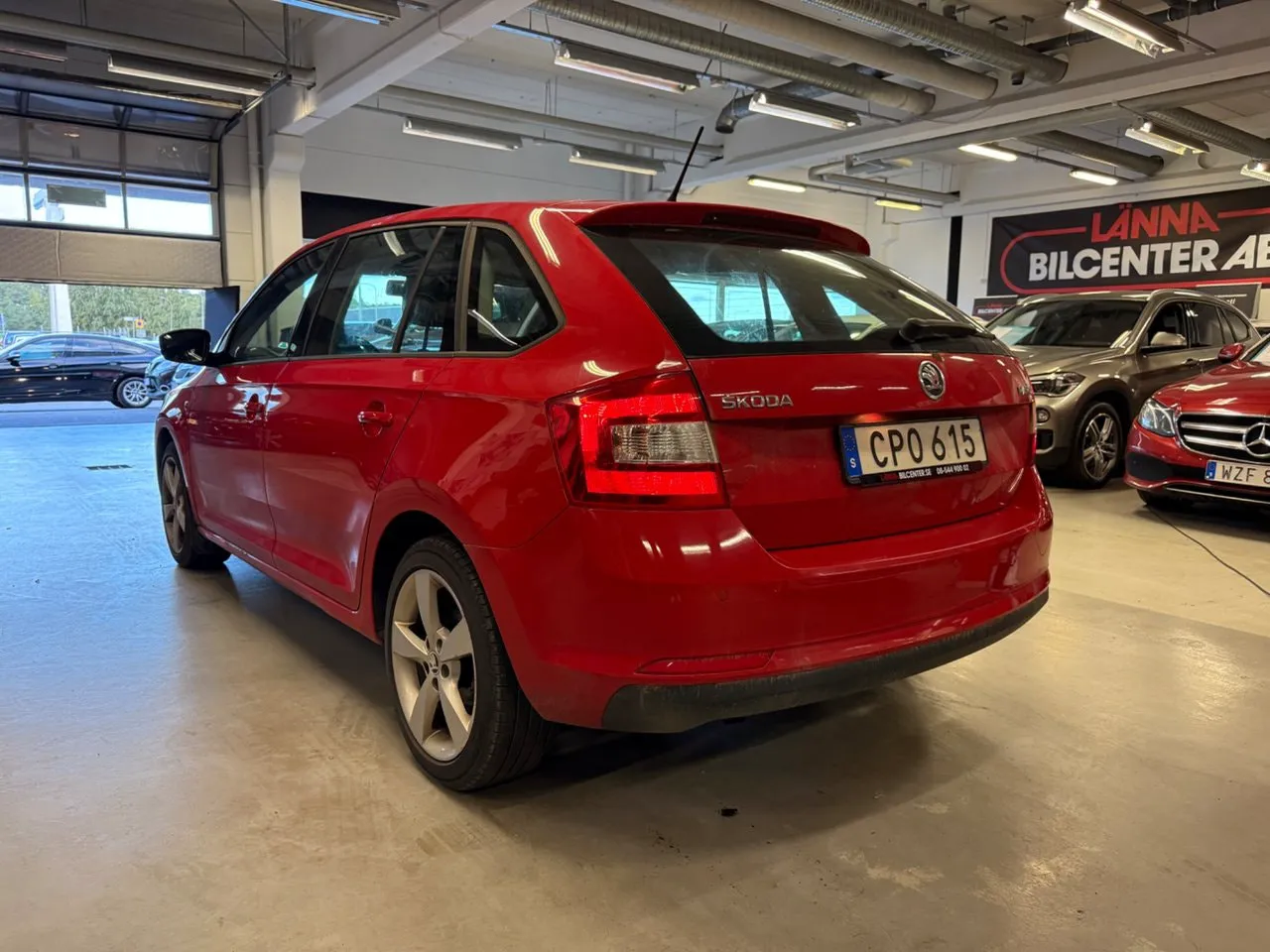 Vehicle image 4