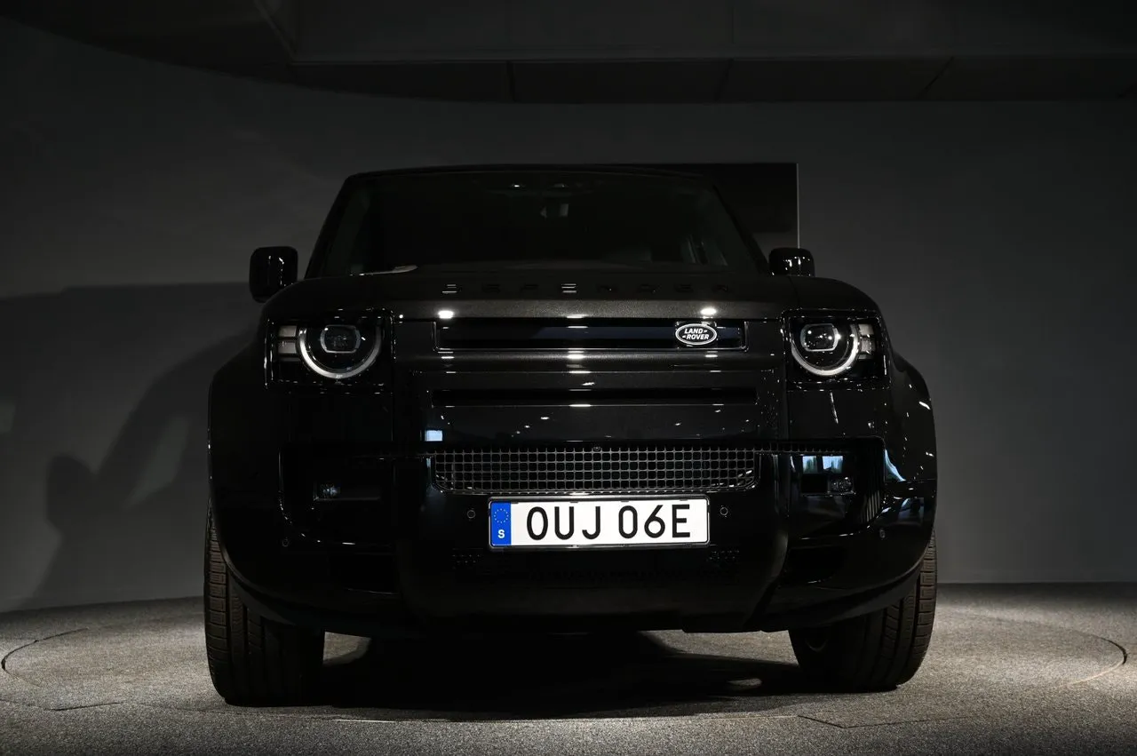 Vehicle image 8