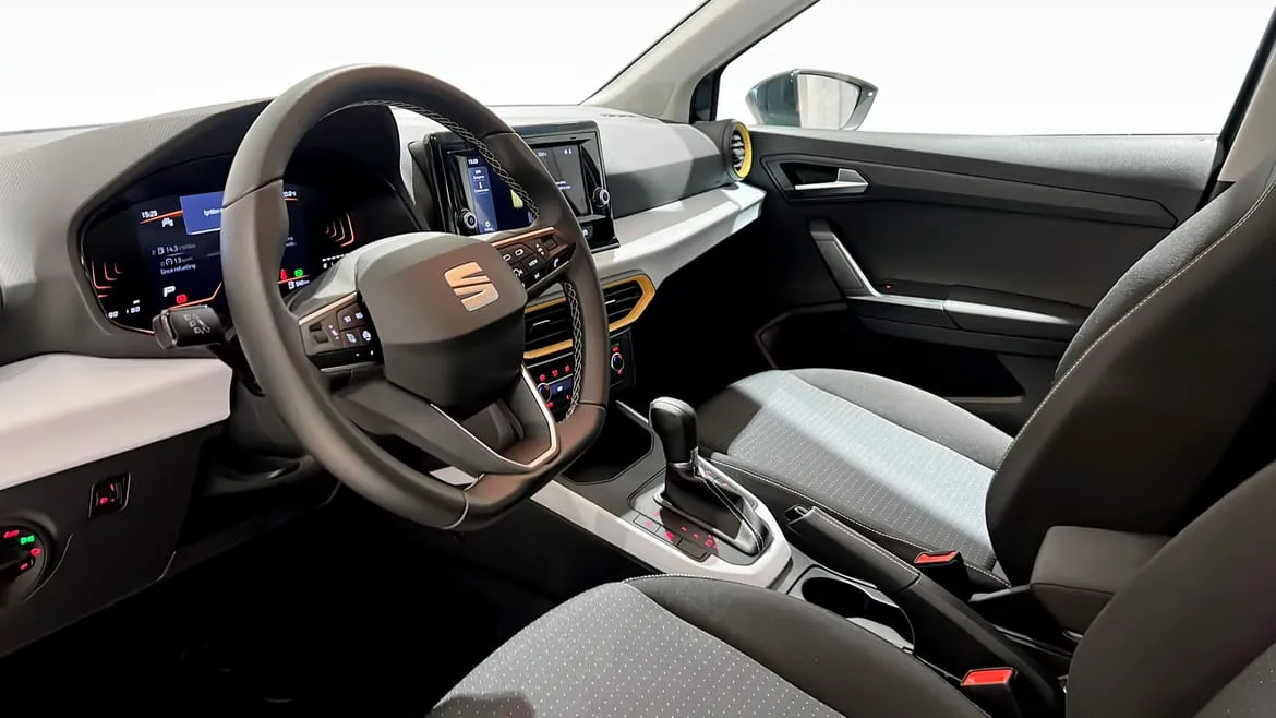 Vehicle image 6
